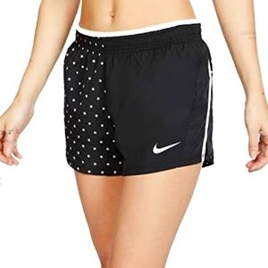 NWT • Nike women's star shorts 🌟 black and white | size large